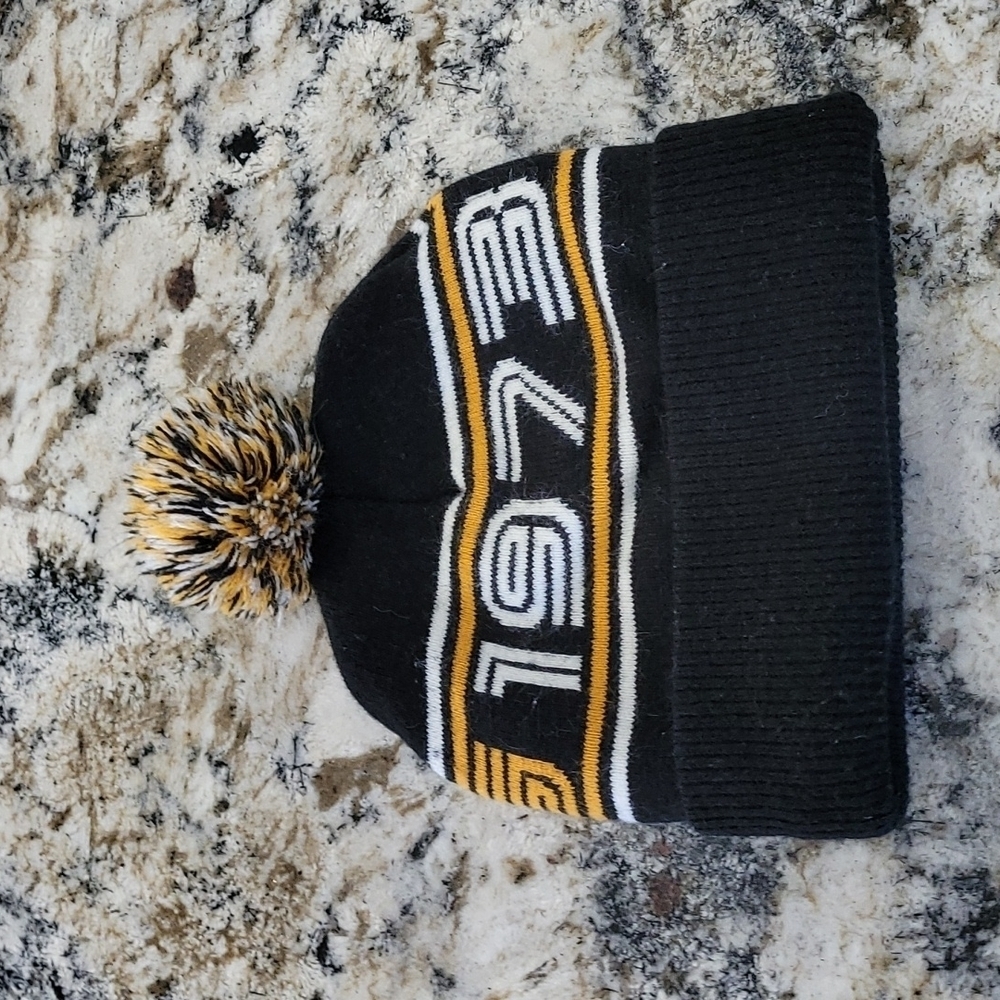 Roots toque-retro look -black ,yellow white -unisex -like new​​​​​​
